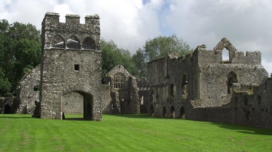 Bishop’s-Palace-Lamphey-Pembrokeshire-–-Where-Margaret-married-Edmund-Tudor-Earl-of-Richmond