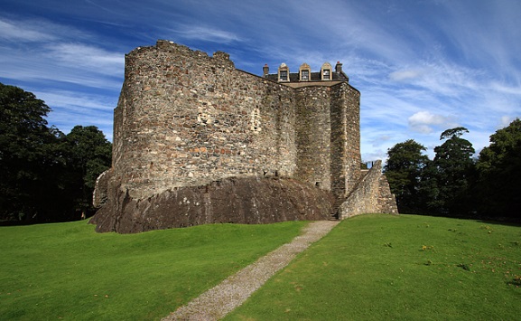 Dunstaffnage-Castle-remains