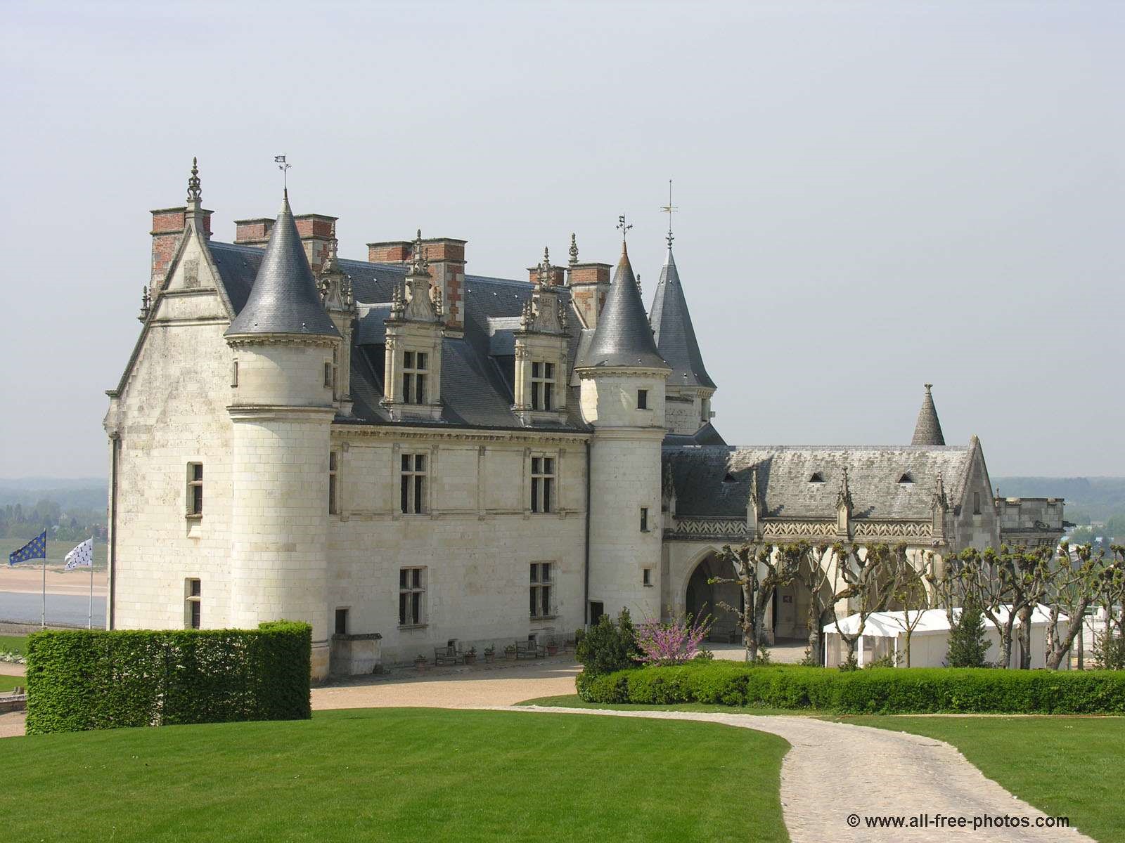 The-chateau-of-Amboise-where-James-may-first-have-met-Madeleine-of-France-–-the-influence-on-Falkland-Palace-is-obvious