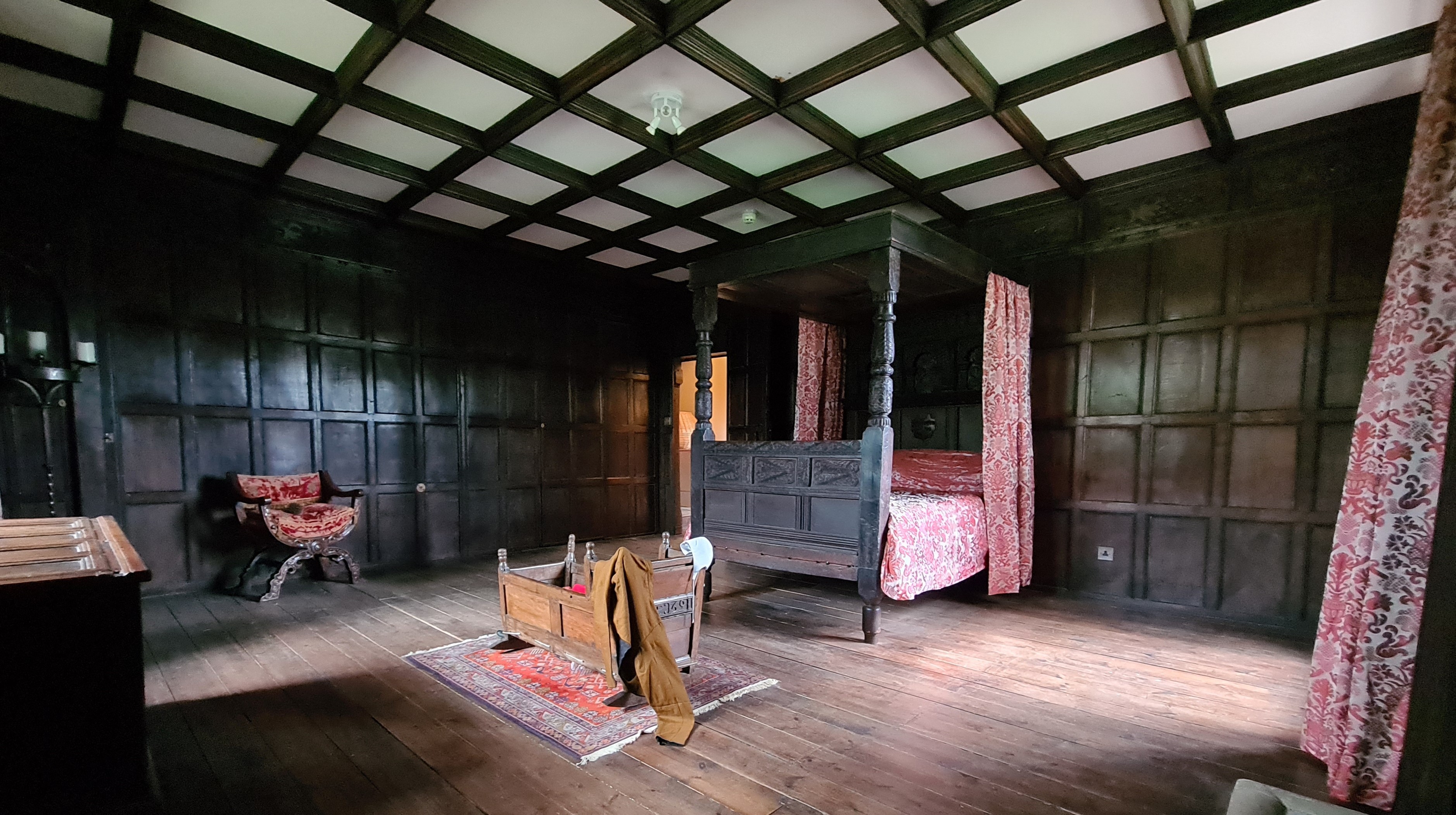 3  Tudor Bedroom At Athelhampton