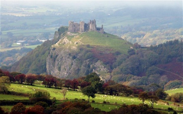 Carreg-Cennen-where-Thomas-ap-Gruffydd-held-out-against-the-Yorkist-forces-until-1462-cropped-2