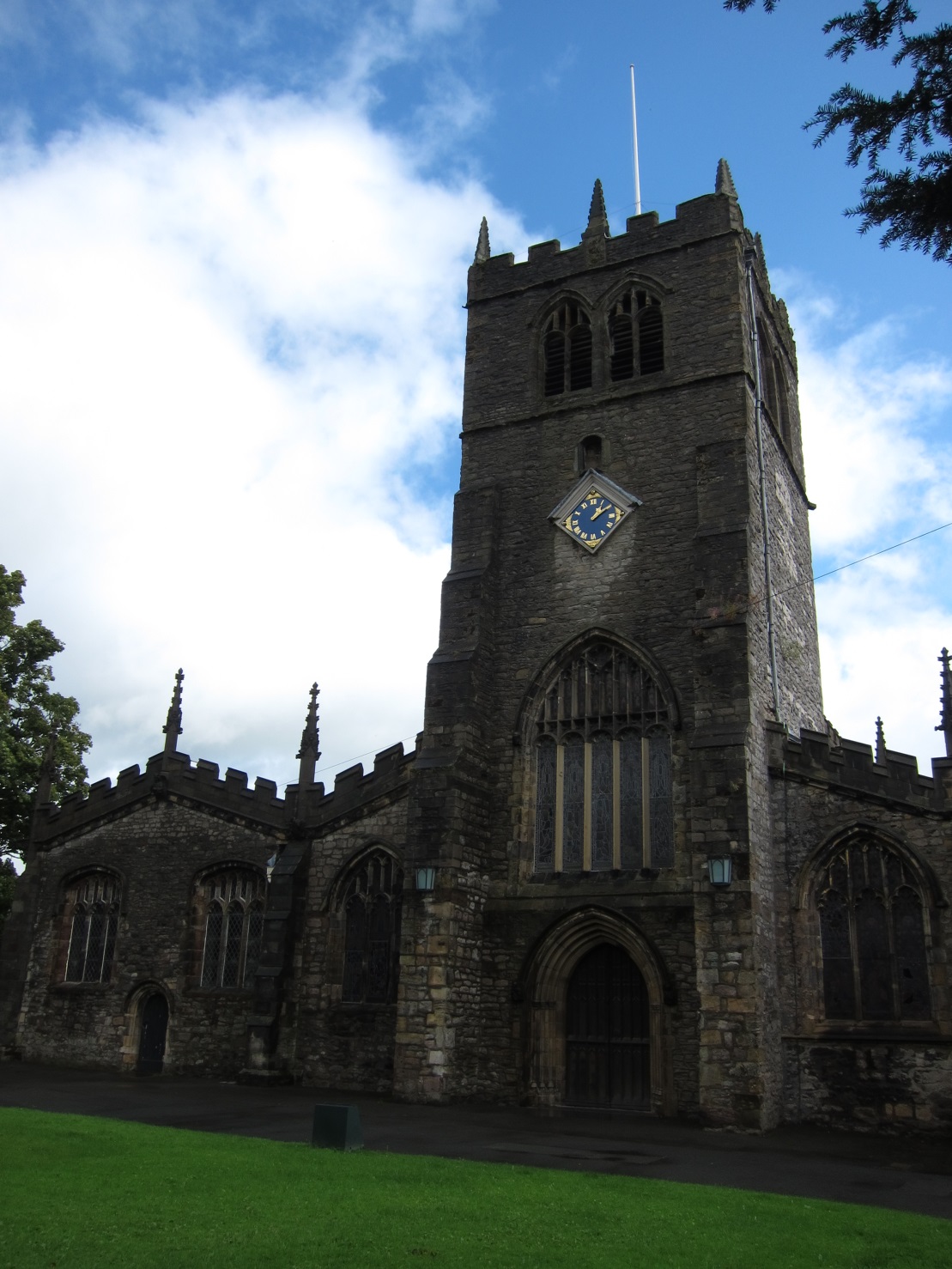 Holy-Trinity-Church-Kendal-Exterior