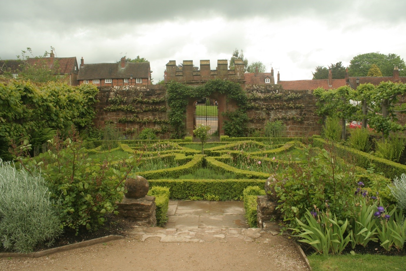 Parterre-by-the-Gatehouse