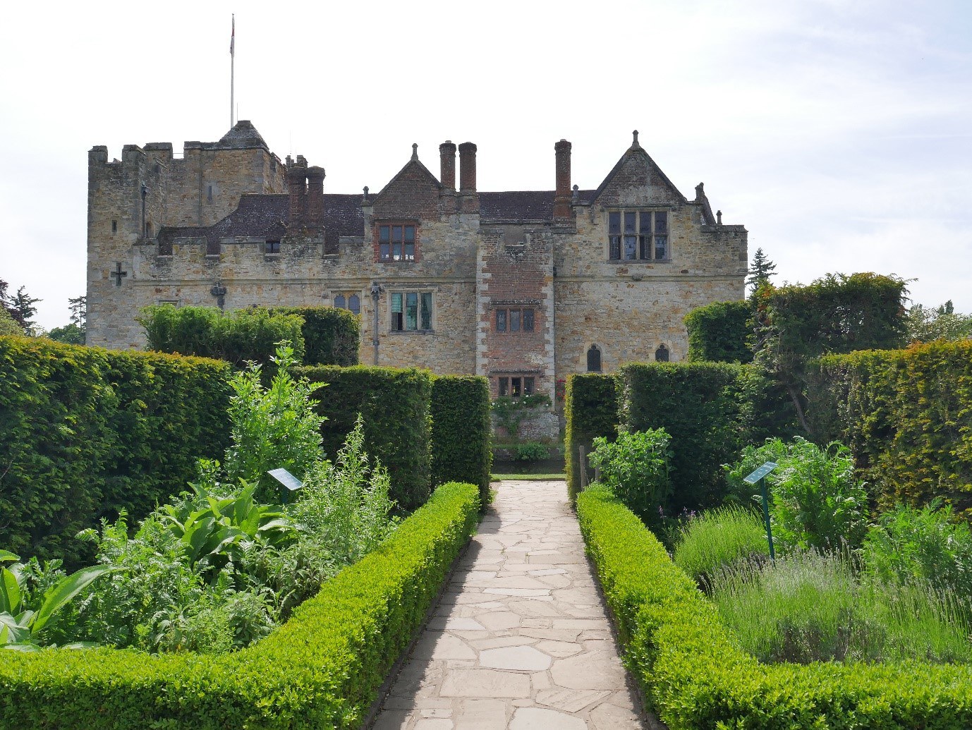 The East Range And Herb Garden Hever Castle © Tudor Times Ltd 2019