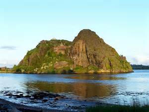 The-mighty-stronghold-of-Dumbarton-Castle-dating-from-the-Iron-Age