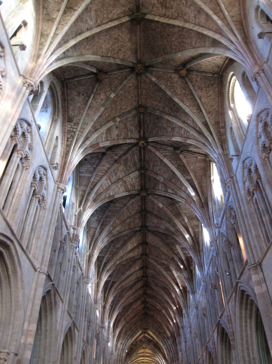 The-nave-of-Worcester-Cathedral-©-Tudor-Times-2015